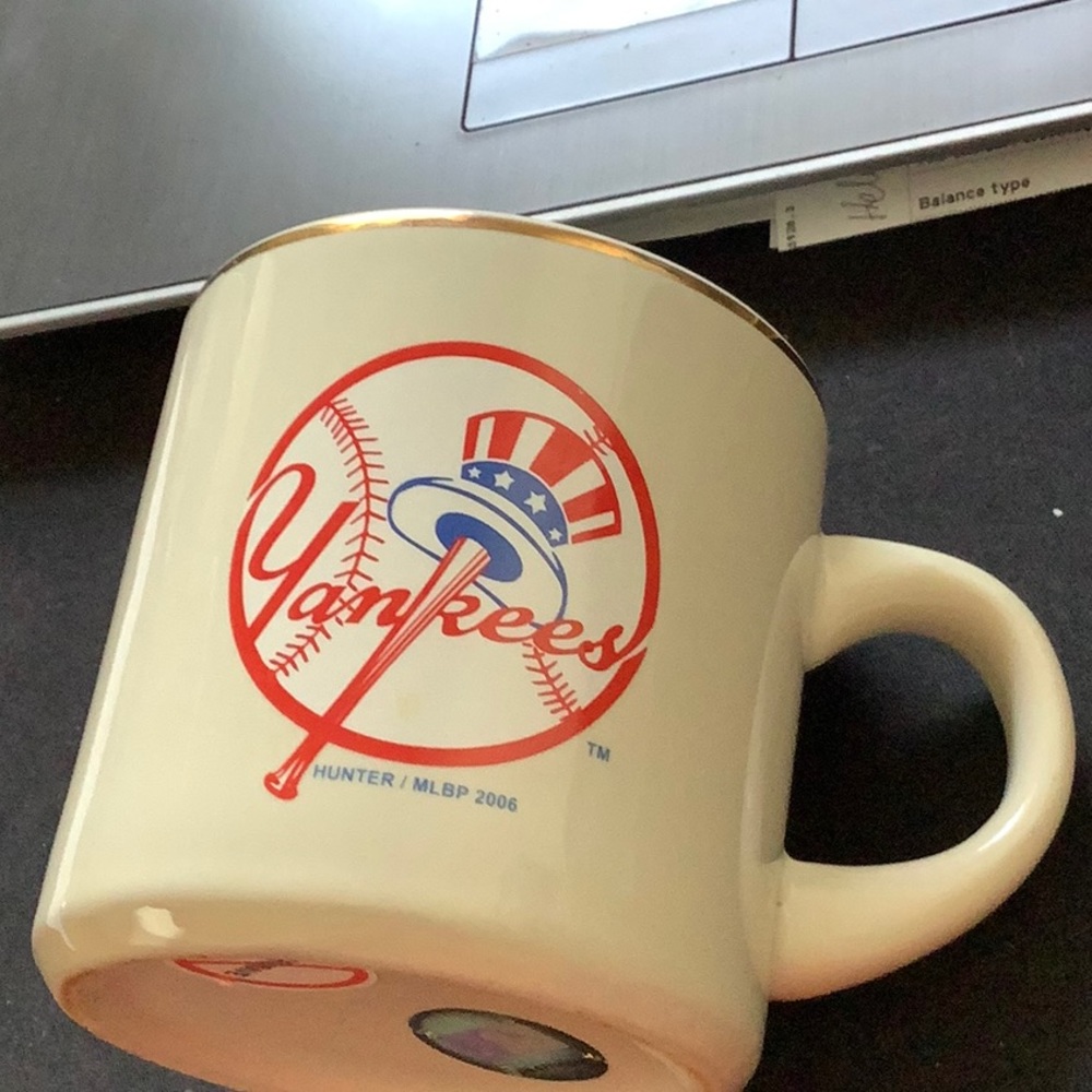 2006 New York Yankees Coffee Cup Hunter MLBP Ceramic Mug w Gold Vintage